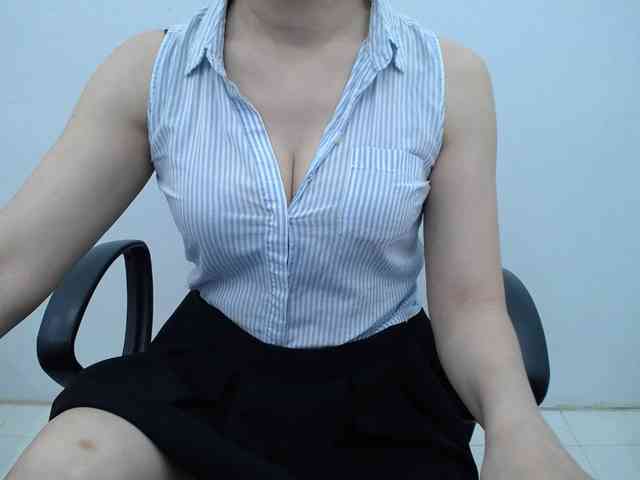 Lady-Young webcam