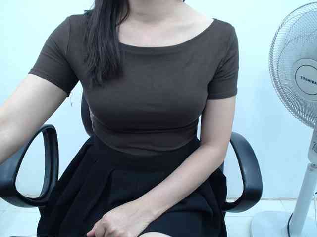 Lady-Young webcam