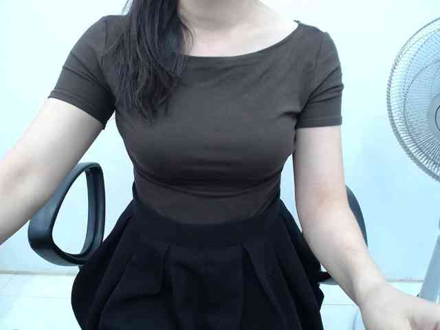 Lady-Young webcam
