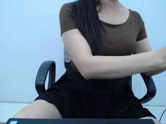 Lady-Young webcam