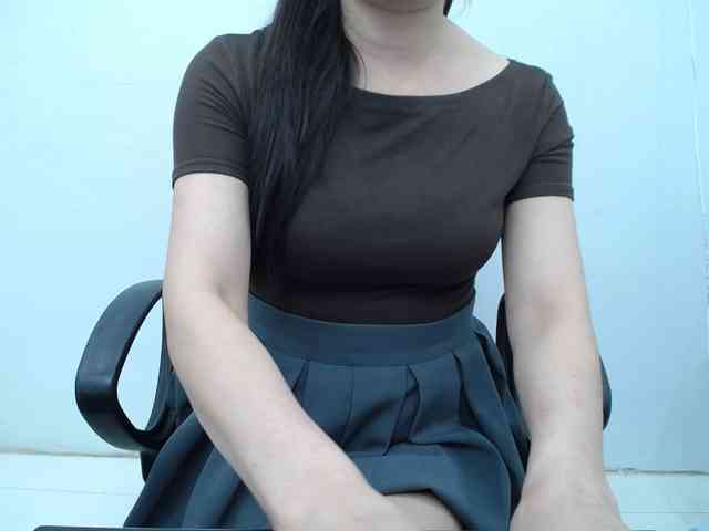 Lady-Young webcam