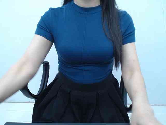 Lady-Young webcam
