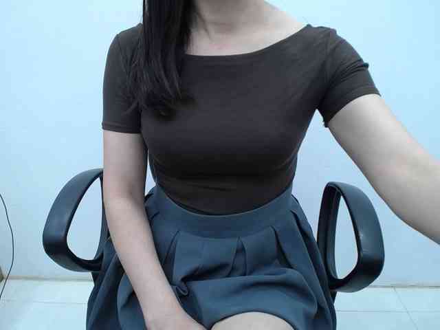 Lady-Young webcam