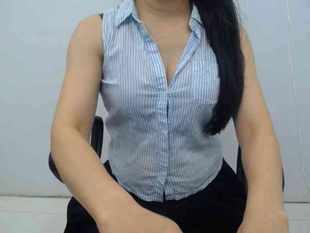 Lady-Young webcam