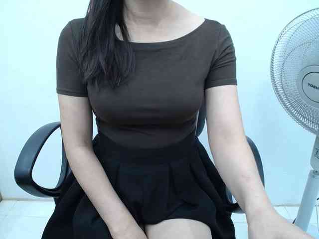 Lady-Young webcam