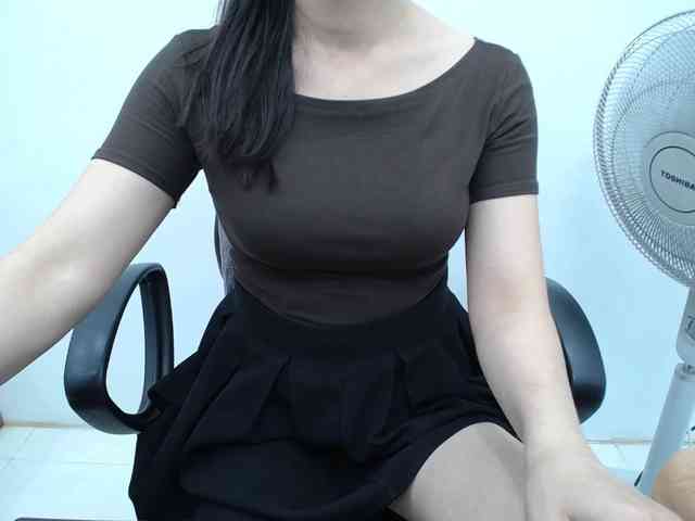 Lady-Young webcam