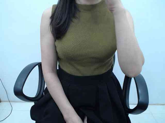Lady-Young webcam