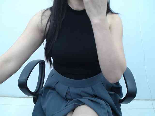 Lady-Young webcam