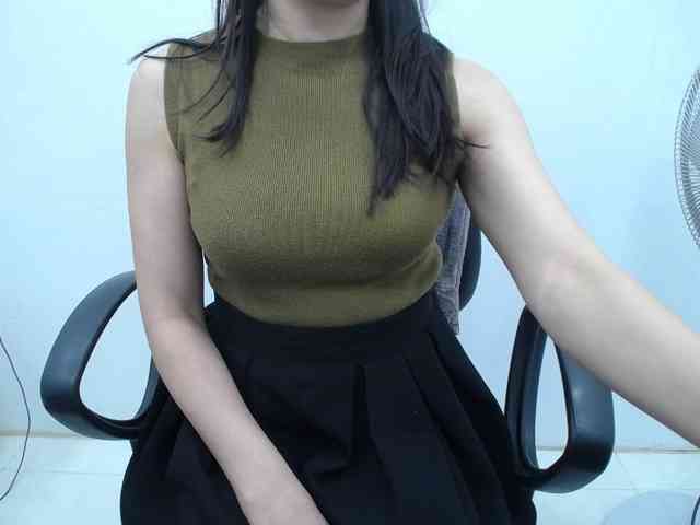 Lady-Young webcam