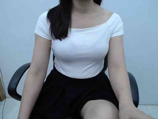 Lady-Young webcam