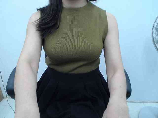 Lady-Young webcam