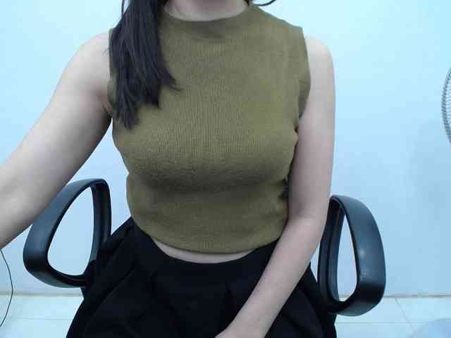 Lady-Young webcam