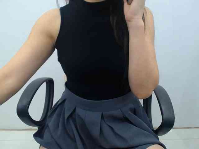 Lady-Young webcam