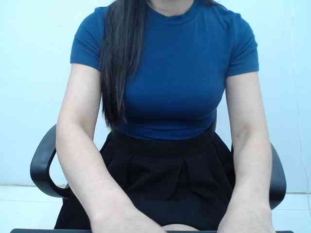 Lady-Young webcam