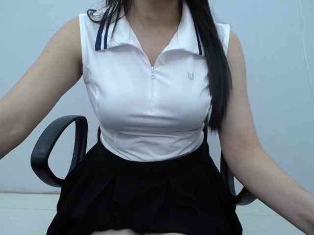Lady-Young webcam