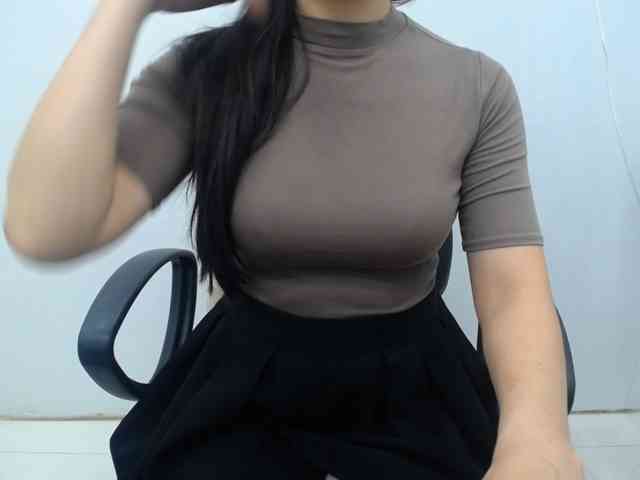 Lady-Young webcam