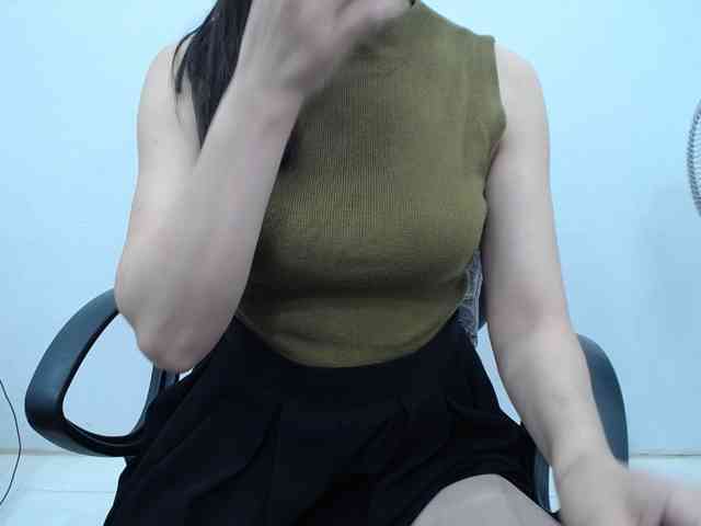 Lady-Young webcam