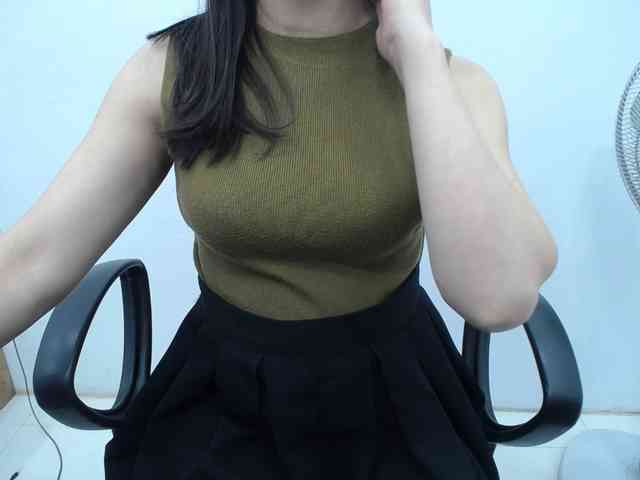 Lady-Young webcam