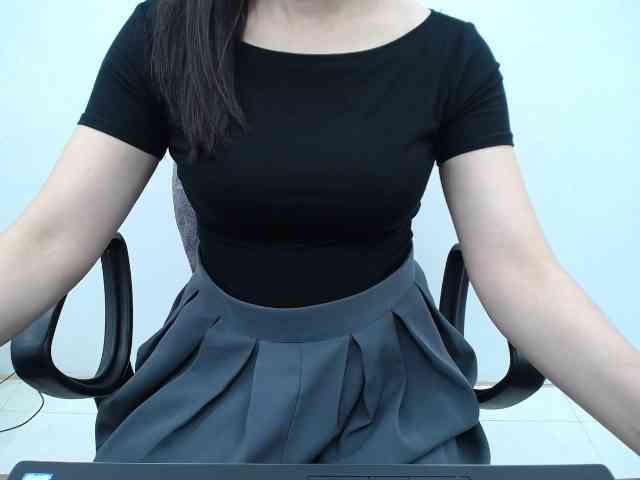 Lady-Young webcam
