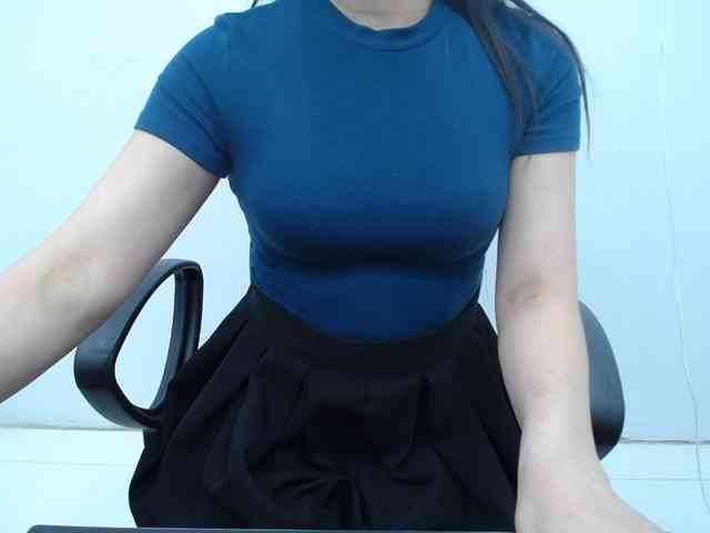 Lady-Young webcam