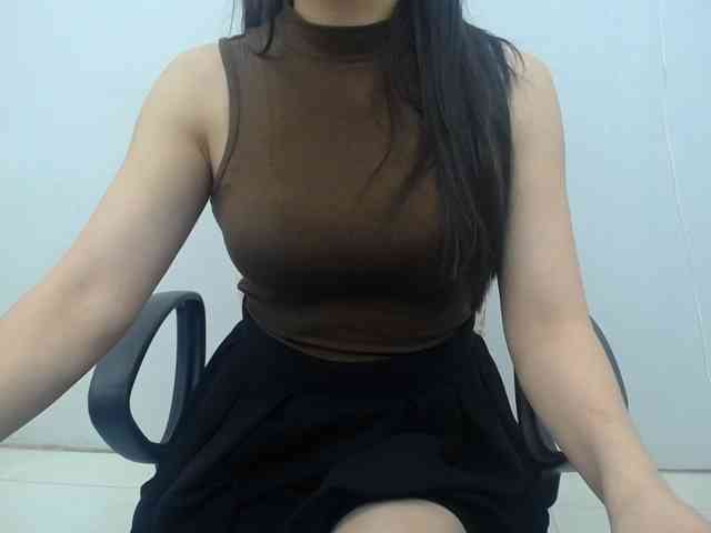 Lady-Young webcam