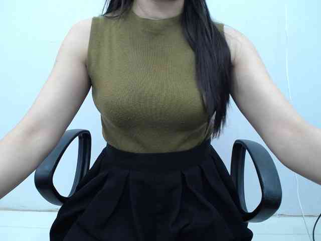 Lady-Young webcam