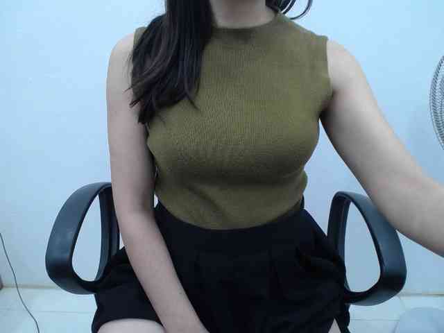 Lady-Young webcam