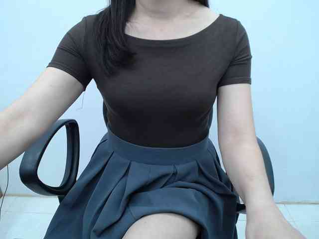 Lady-Young webcam