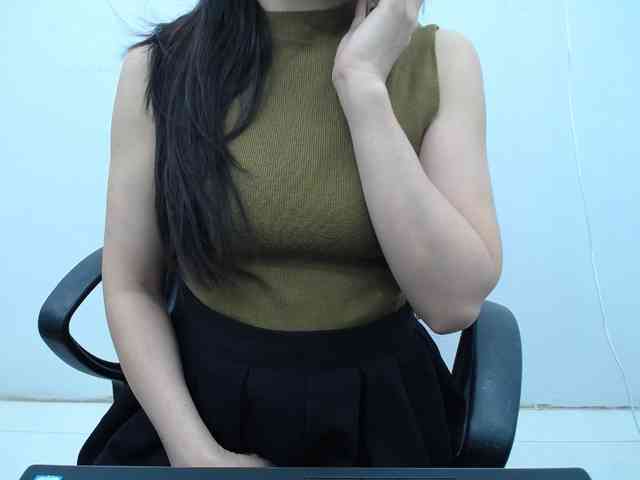 Lady-Young webcam