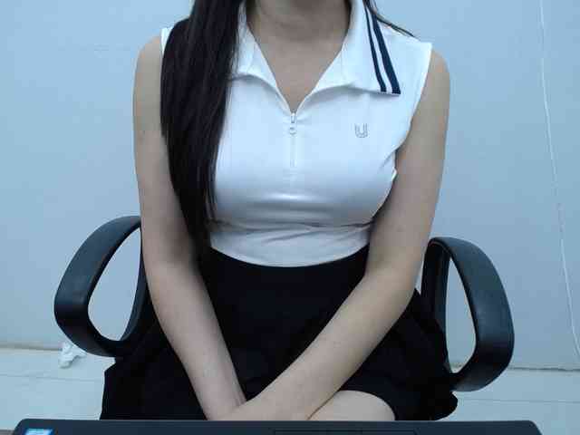 Lady-Young webcam