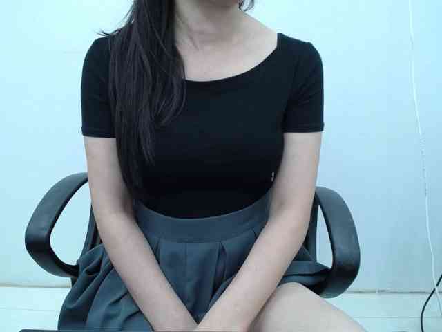 Lady-Young webcam