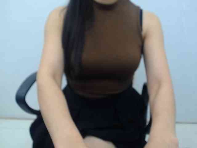 Lady-Young webcam