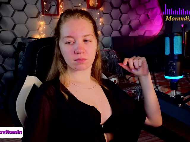 Vita-min-4ik live cam on BongaCams