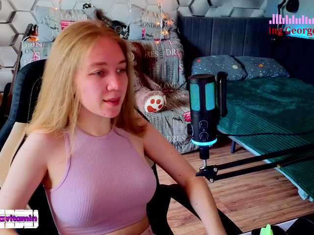 Vita-min-4ik live cam on BongaCams