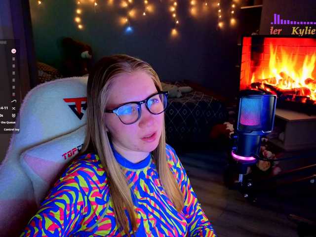 Lilith-girls-party live cam preview