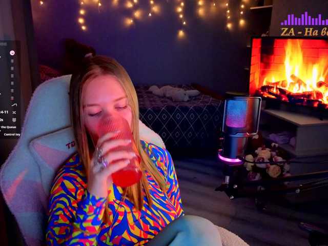 Lilith-girls-party live cam preview