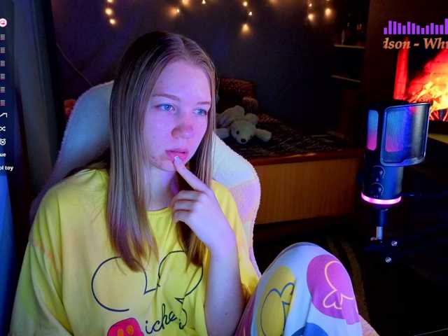 Lilith-girls-party live cam on BongaCams