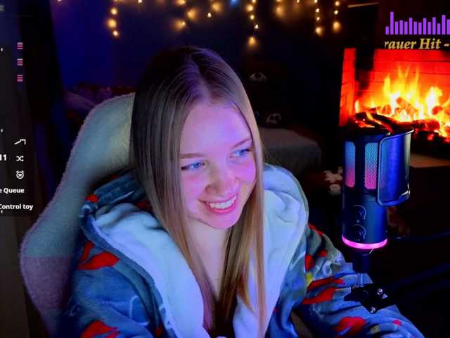 Lilith-girls-party, live now on BongaCams