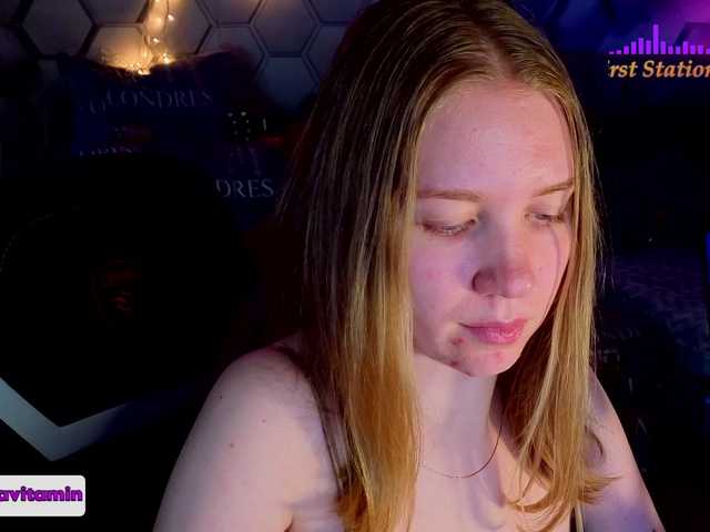Vita-min-4ik live cam on BongaCams