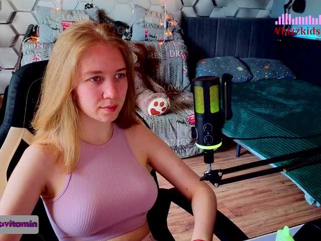 Vita-min-4ik live cam on BongaCams