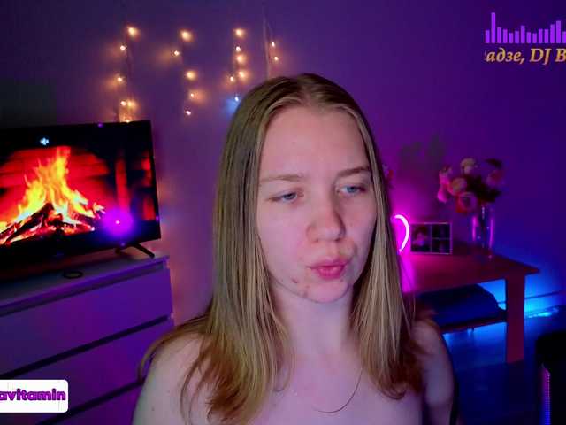 Vita-min-4ik live cam on BongaCams