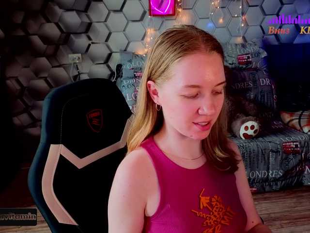 Vita-min-4ik live cam on BongaCams