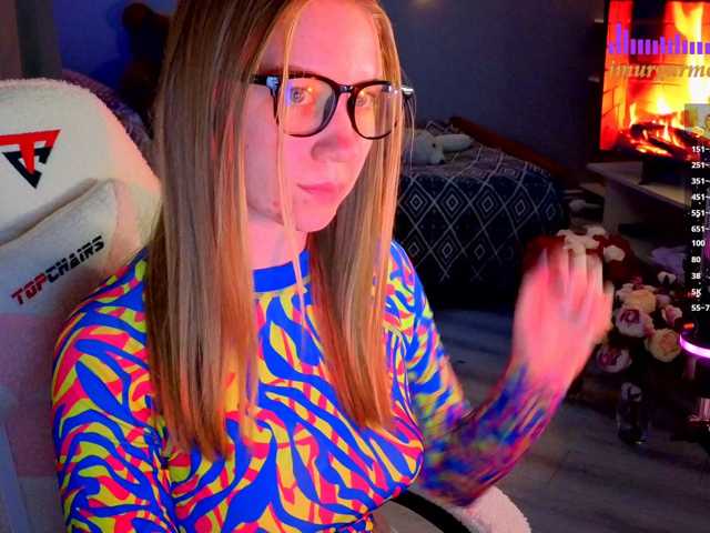 Lilith-girls-party live cam preview