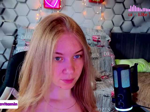Vita-min-4ik live cam on BongaCams