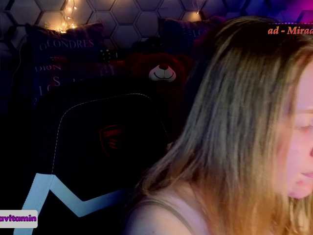 Vita-min-4ik live cam on BongaCams