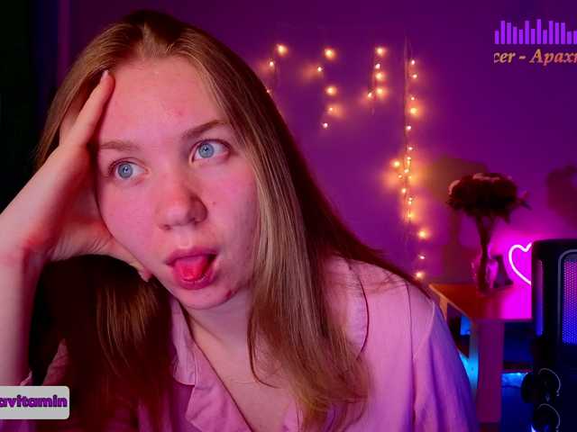 Vita-min-4ik live cam on BongaCams
