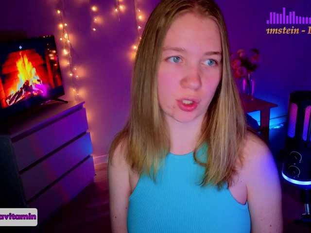 Vita-min-4ik live cam on BongaCams
