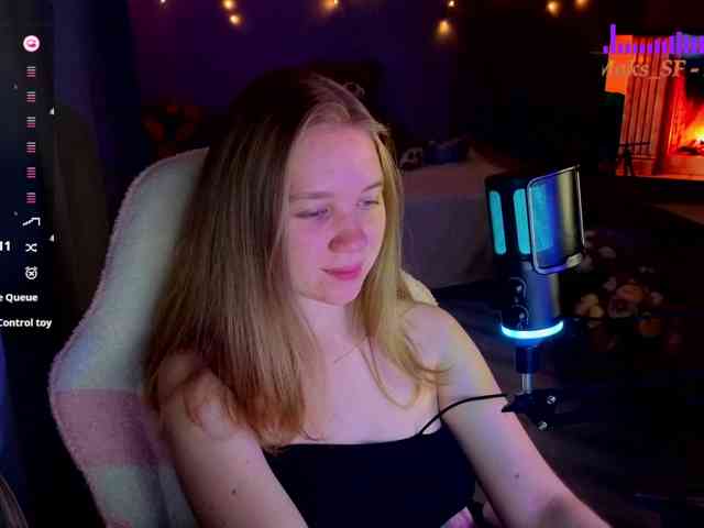 Lilith-girls-party webcam