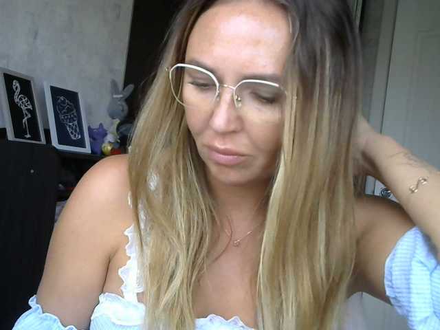 CuteFngelina live cam on BongaCams
