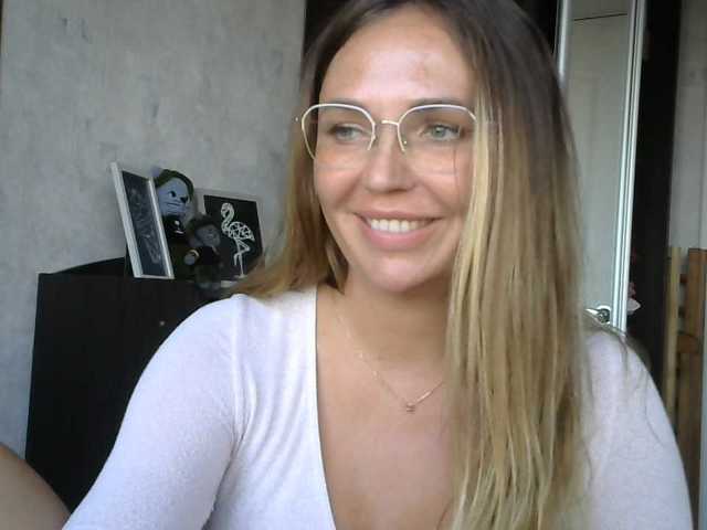 CuteFngelina live cam on BongaCams